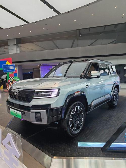 成都311比亚迪方程豹硬派越野的爆款，英菲尼迪35周年与你共成长